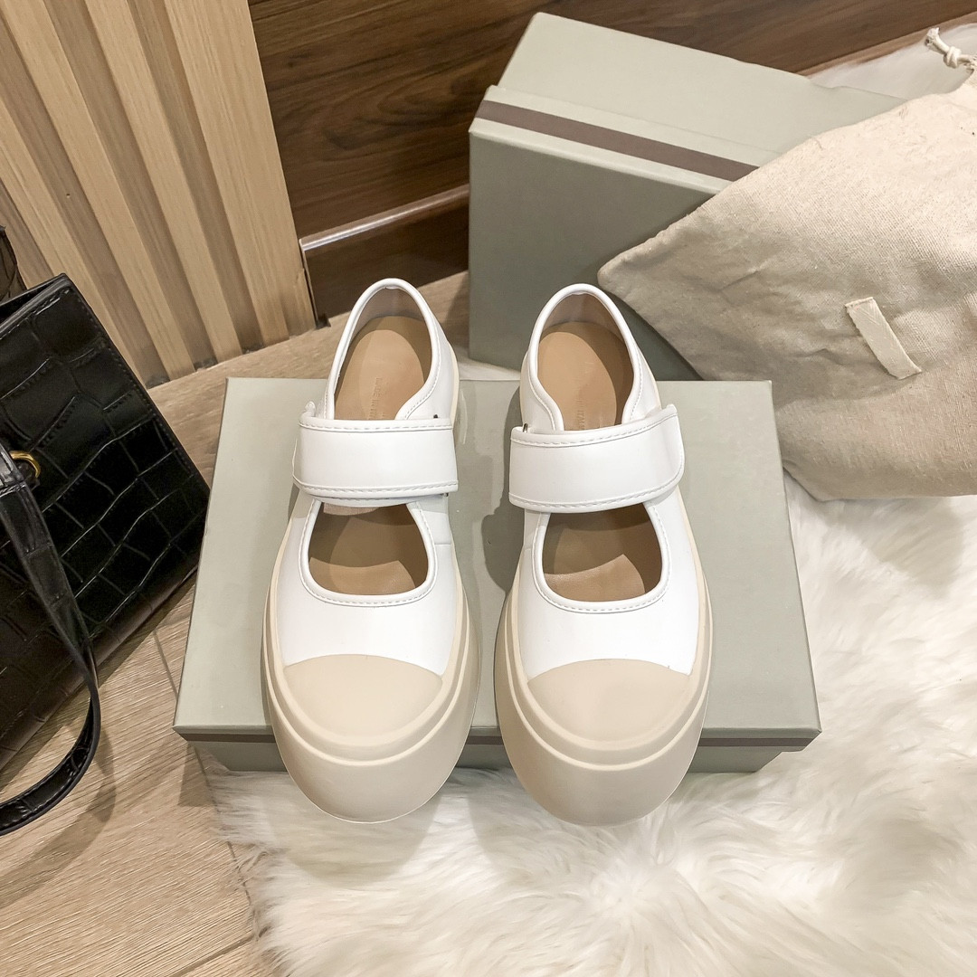 

waterproof shoes hospital nursing sneakers, Real pcs pls contact