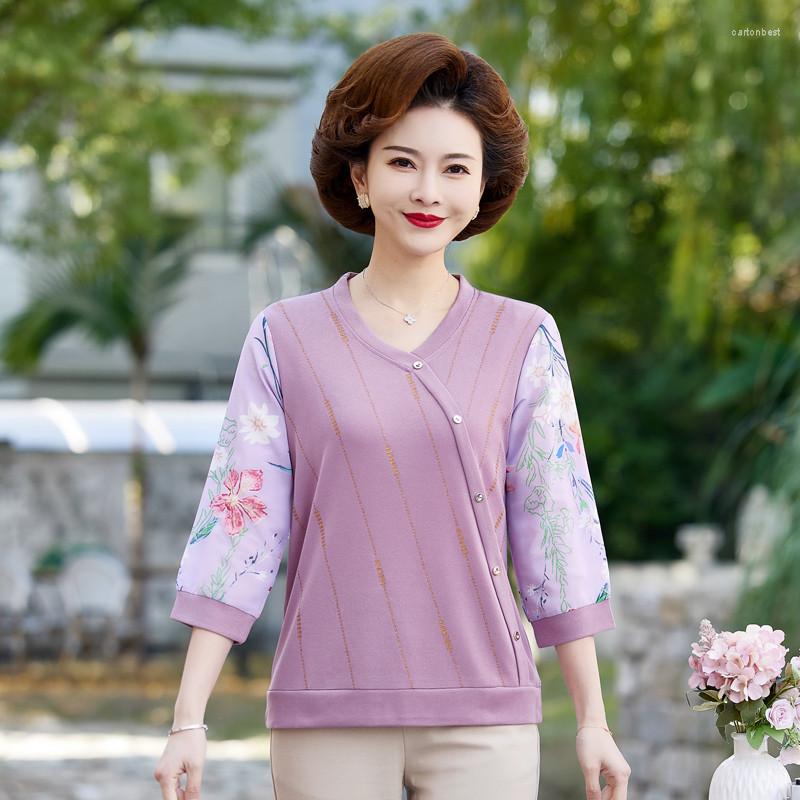 

Women's Blouses Autumn Three Quarter Sleeve Print Bottoming Shirt Fake Two Pieces T-shirt Tops Middle-aged Women V-neck Blouse, Green