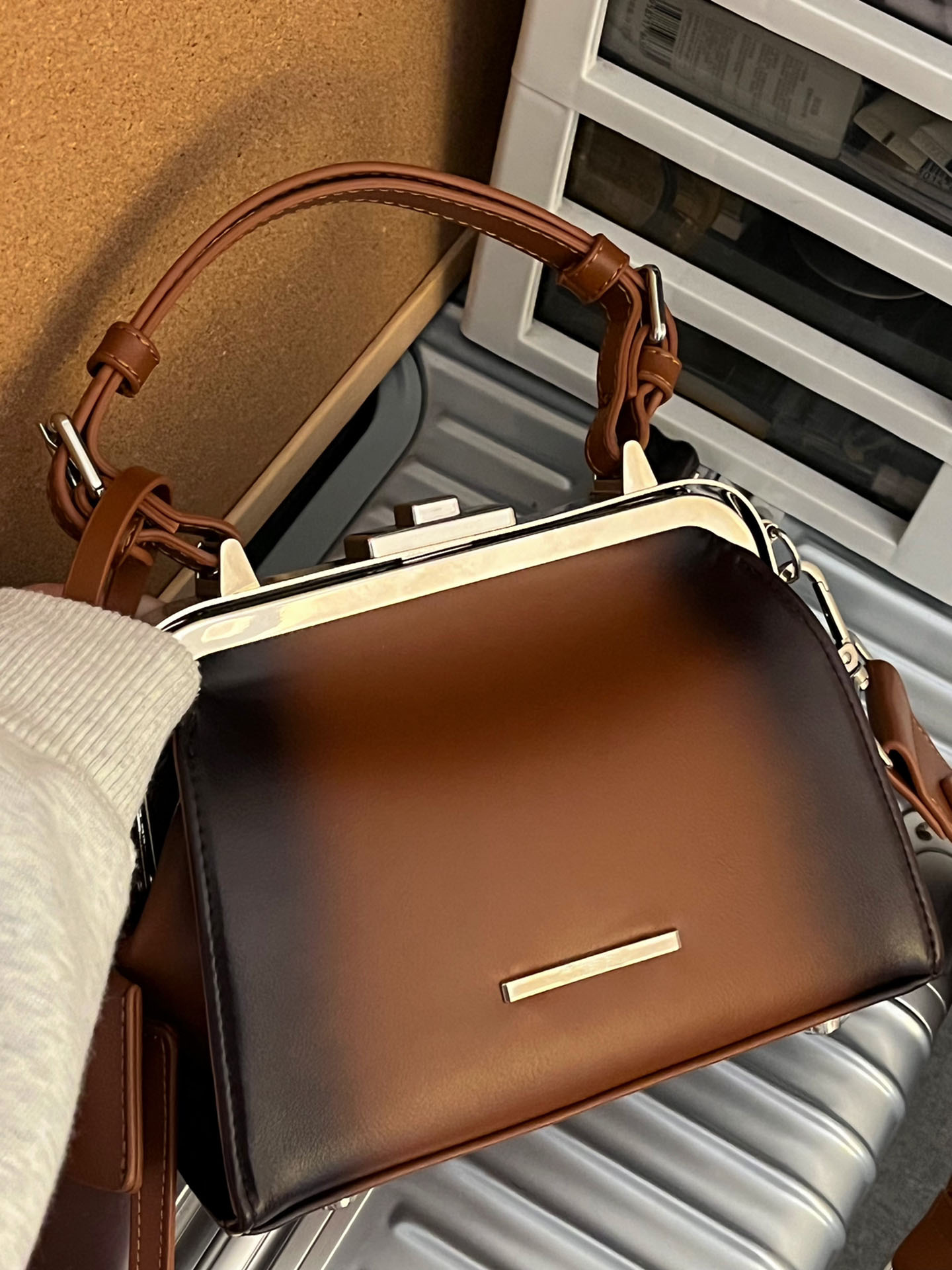 

Women's new small clip bag trendy handheld cross-body bag, Brown