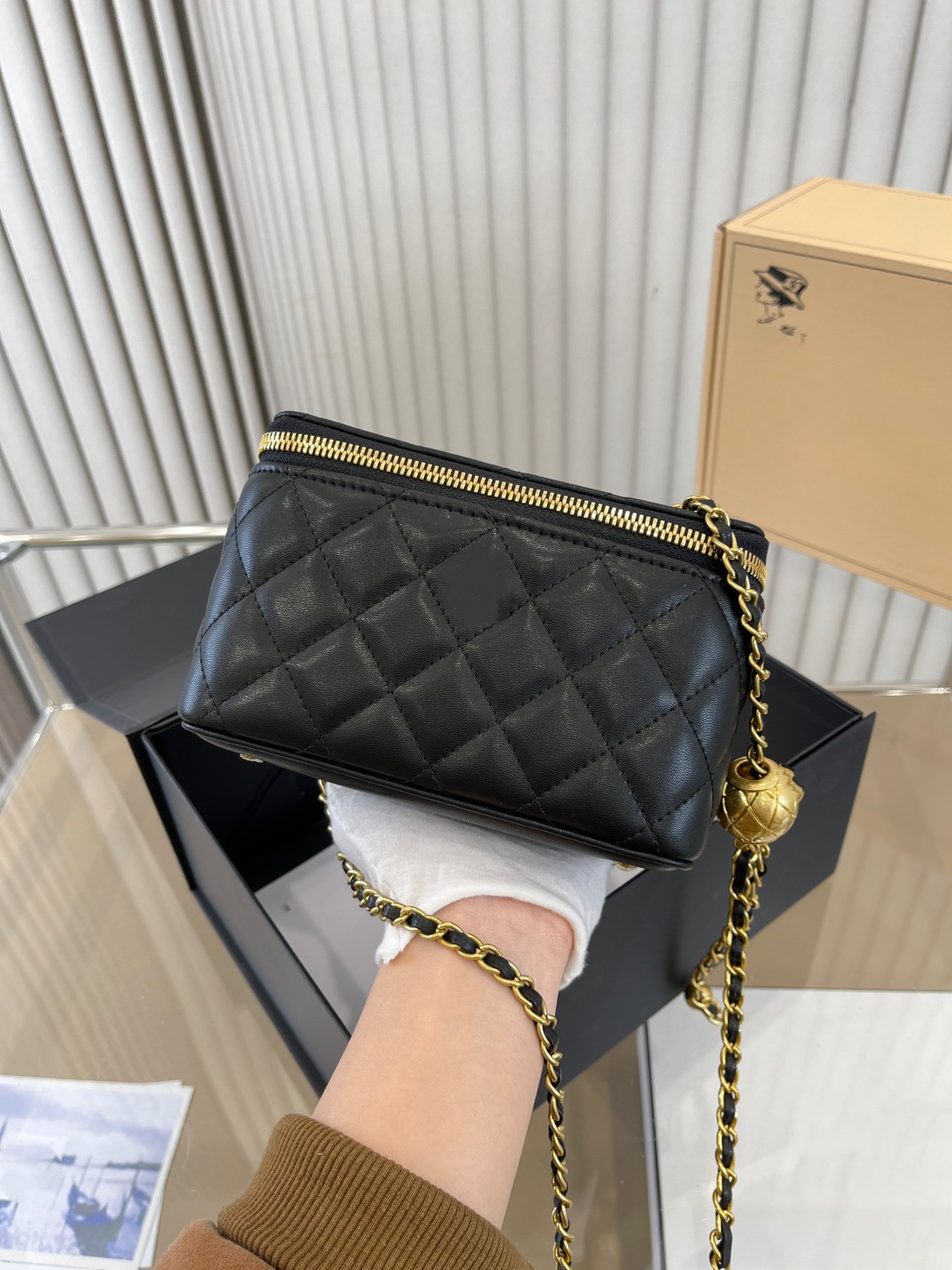 

Classic designer bag Burst style Golden Ball Makeup bag Women's One Shoulder bag Handbag chain bag Crossbody bag Retro brand bag casual bag, Customize