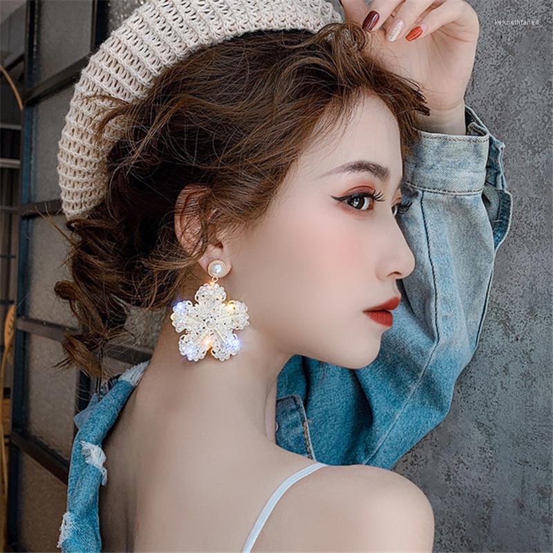 

Dangle Earrings Of Luxury Senior Feeling Exaggerated Crystal Flower Big Female Temperament Wedding Birthday Tourist Gifts