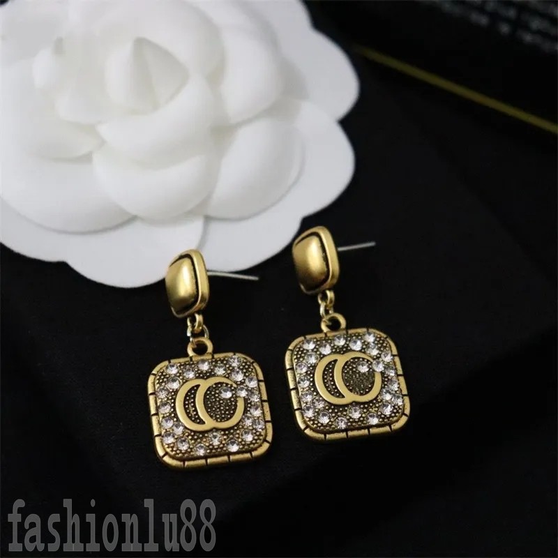 

Studs earrings for women designer earring plated silver gold solid color ohrringe simple senior love shape ins luxury earring female stylish mini E23