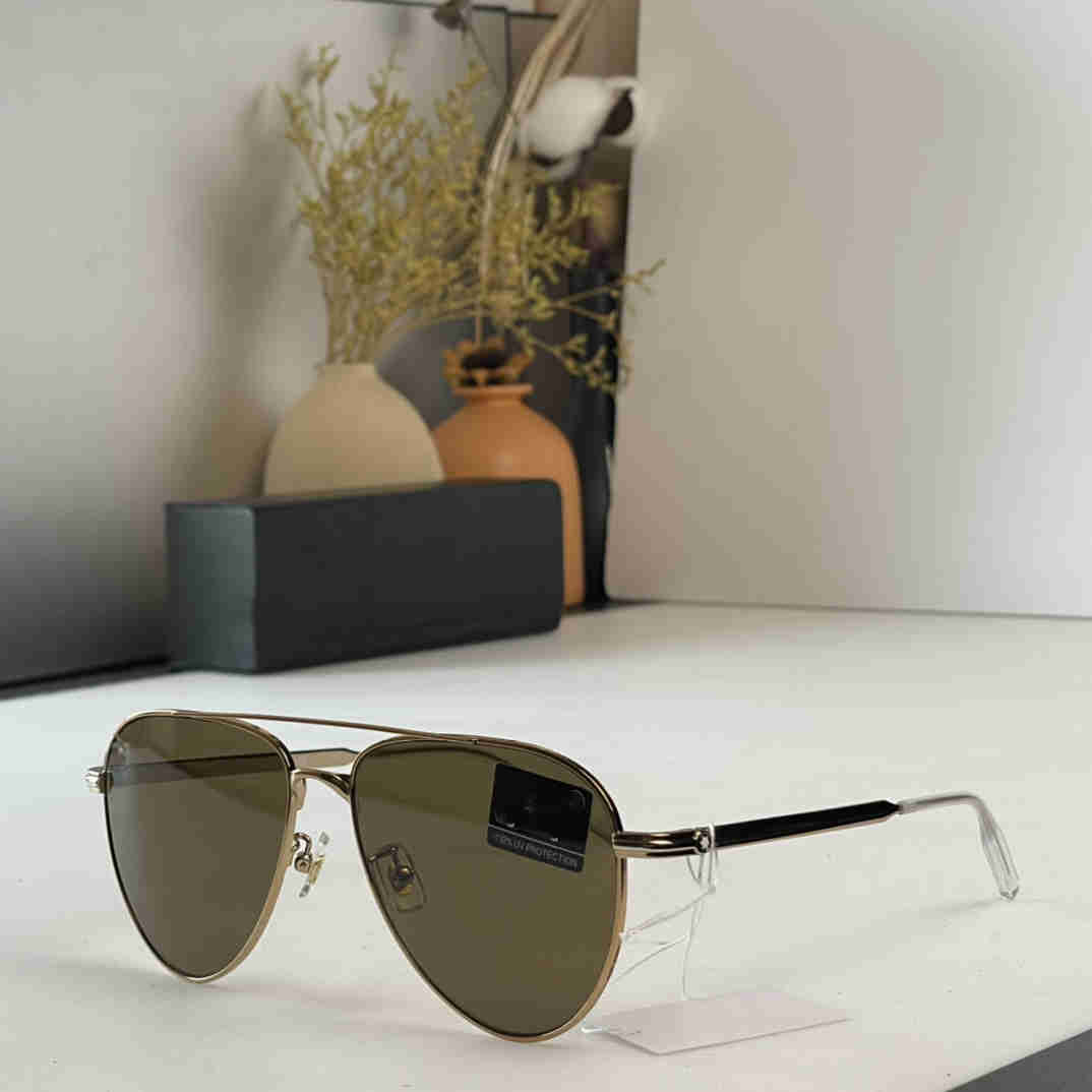 

Vintage Metal Luxury Sunglasses for Women and Men - Designer Eyewear with Letter Logo, Goggle Style and Senior Frames for Fashion Lovers