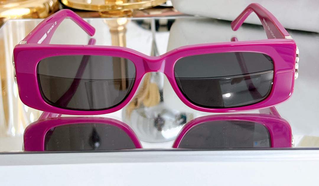 

0096 Gold Pink/Grey Rectangle Sunglasses for Women Men Shades Summer Sunnies Fashion Sun Glasses Shades UV400 Protection Eyewear with Box