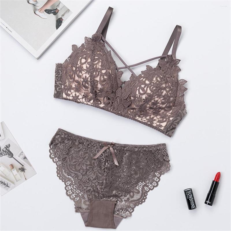 

Bras Sets French Elegant Style Sexy Girls Bra Thin Comfortable Lace Embroidery Flower Bandages Soft Get Some Air Bowknot Women Underwear
