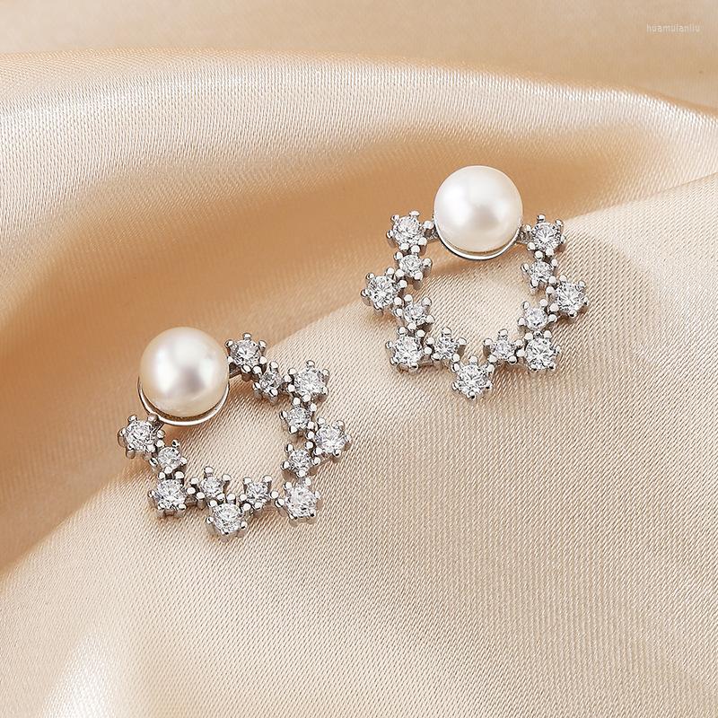 

Stud Earrings Korean Fashion Classic Temperament Imitation Pearl Snow Flower Gift Banquet Wedding Women Jewelry