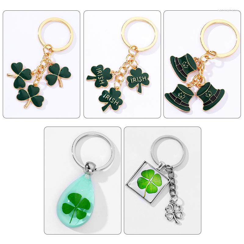 

Keychains Creative Clover Four-leaf Metal Key Chain Bag Ornaments Women's Car Pendant Holiday Gifts.