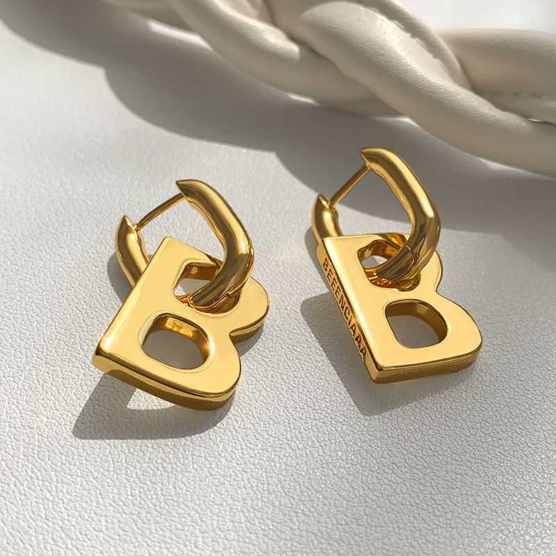 

designer paris bb earring French Fashion Personality Pure Lust Earrings Temperament Youth Vitality Advanced Sense Versatile Colorless Earrings