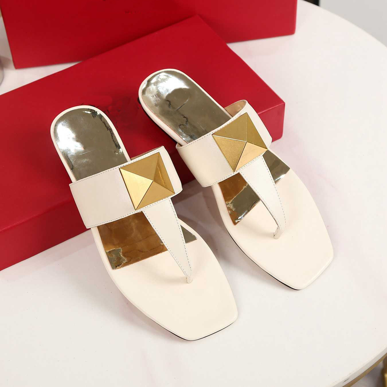 

Designer Slippers Women's Sandals Leather Slippers Platform Valentinoity Slide Rubber Sandal Summer Fashion Patform GDFG