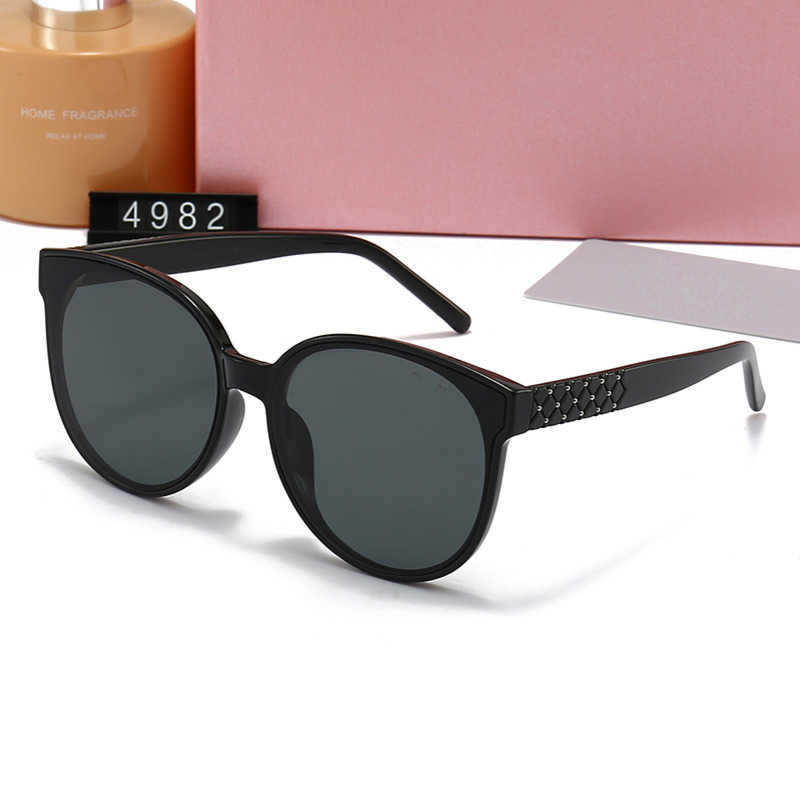 

Luxury Sunglasses Pink Designer Sunglasses for Women Glasses Sunmmer Beach UV 400 Protection Fashion Polarizes Sun glasses Letter Casual Eyeglasses with Box