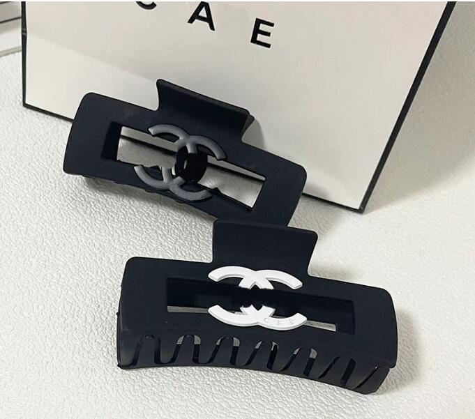 

Luxury Hair Clips & Barrettes Alphabet Designer Hairpin Premium Brand Classic Everything Casual hairpin Fashion Black Shark Hairpin Christmas Jewelry Gift