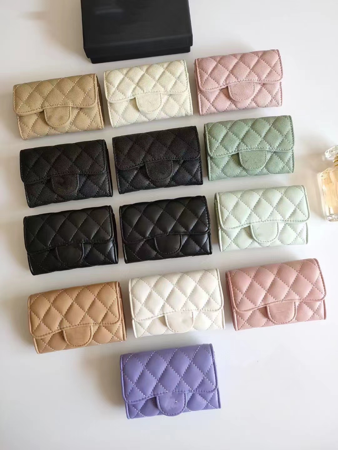 2023 Portefeuille de sacs d'ordinateur portable en cuir Qualité de miroir en cuir en cuir 1womens Black Tandted Purse Purse Dame Credit Card Wall