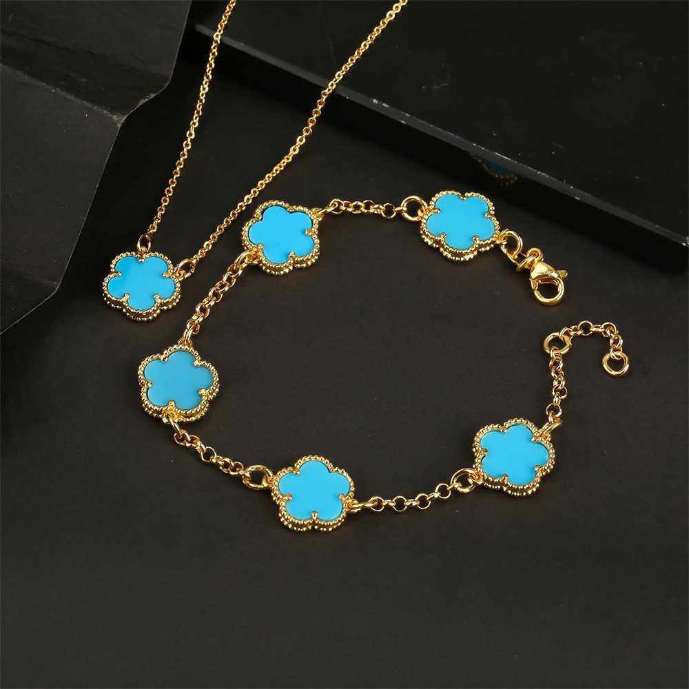 

Bracelets Ladies Classic Simple Design Five-leaf Flower Set Necklace Bracelet Ladies Collarbone Chain Jewelry Set