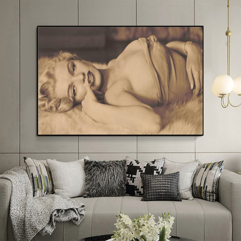 

Retro and black and white Portrait Poster Print Wall Art Canvas Painting Sexy half-naked women Picture on the Room Wall Decor
