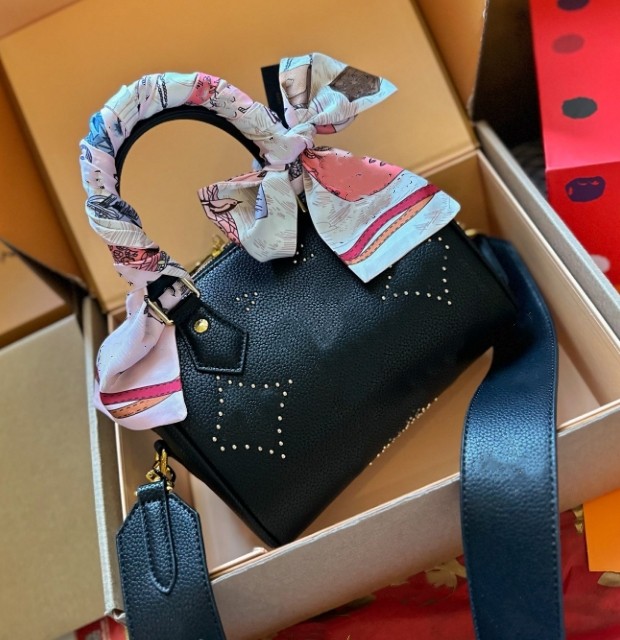 Hot Selling Luxury Design Ladies Speedy Nano Genuine Leather Handbag Girls Lovely Mini Messenger Bag Women's Fashion Pillow Bag