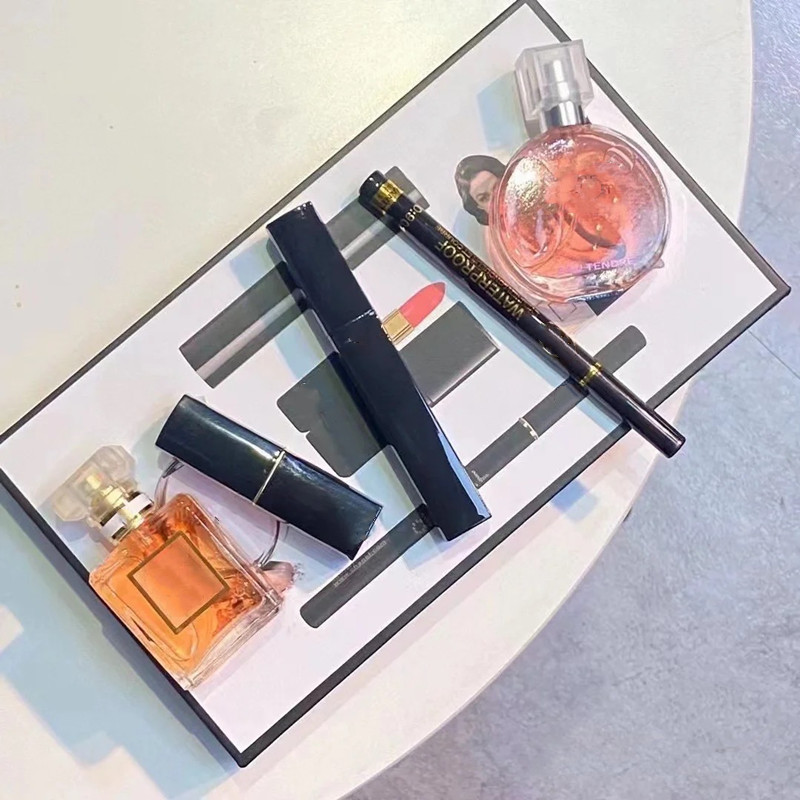 5A Classical Makeup Set Collection Matte Lipstick 15ml Perfume 3 in 1 Cosmetic Kit with Gift Box festival for Women lady lasting 5pcs 6pcs make u-image-1062074991
