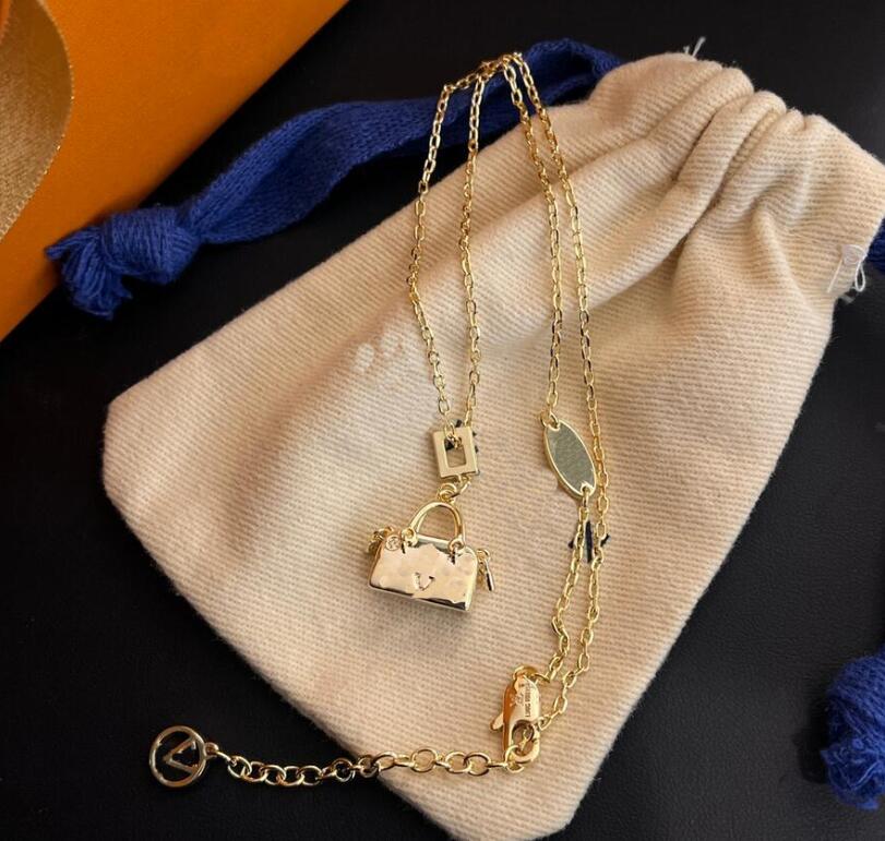 

Luxury Designer Brand Letter Pendant Necklaces Wedding Party Jewelry Accessories High Quality 18K Gold Plating Clavicular Chain Simple Women Ornaments Necklace