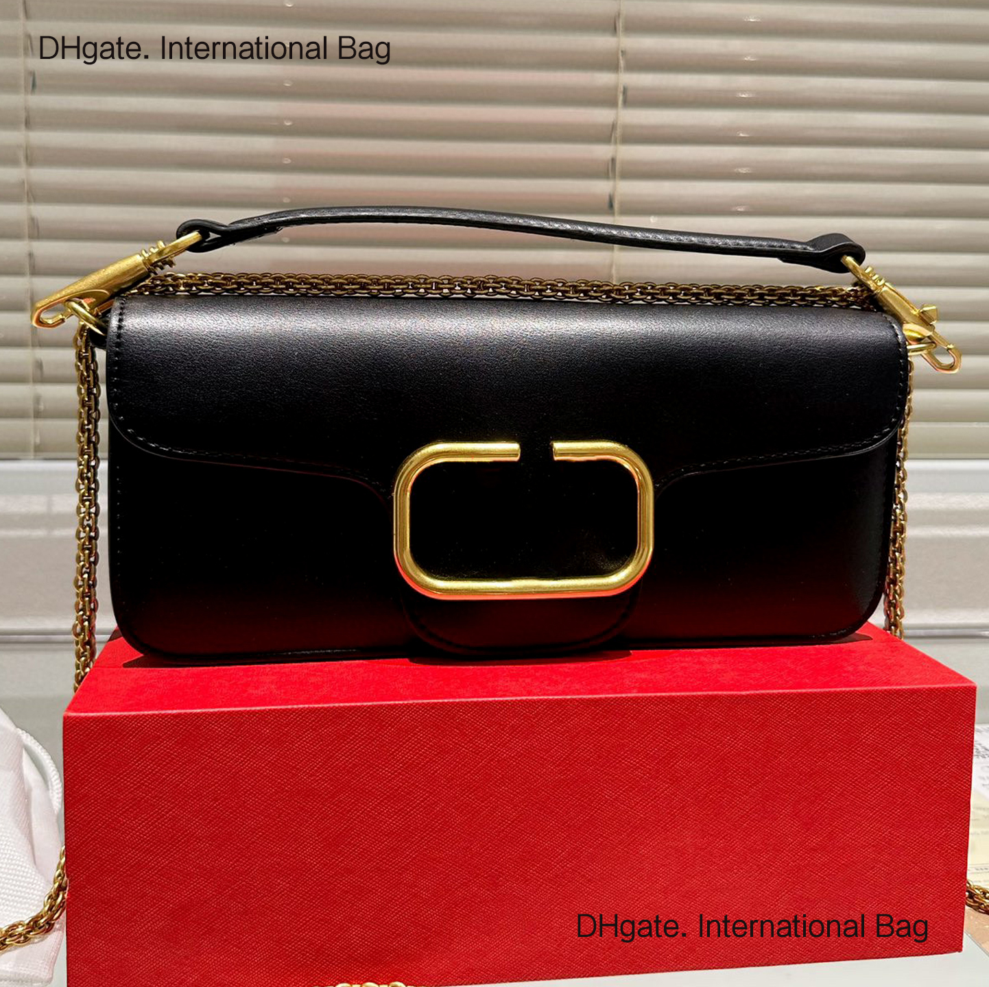 

Star Diamond Loco Mini bag Handbag Detachable Shoulder Strap - Luxury Shoulder Crossbody bag with Swarovski Crystal Decoration and LOGO Lock Buckle wallet, 20*13cm-deep brown