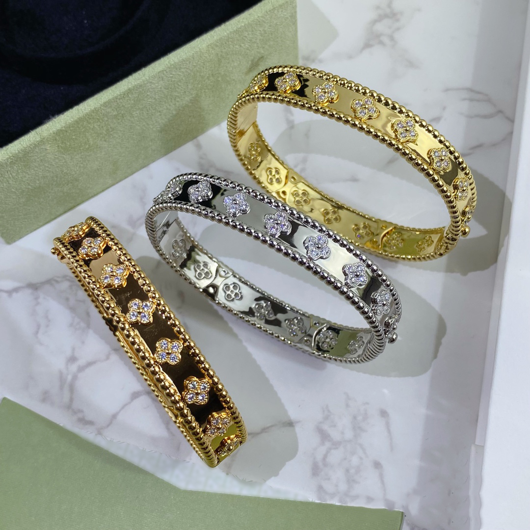 

four leaf clover Bracelet Natural Shell Gemstone Gold Plated 18K designer for woman T0P highest counter Advanced Materials classic style anniversary gift 021