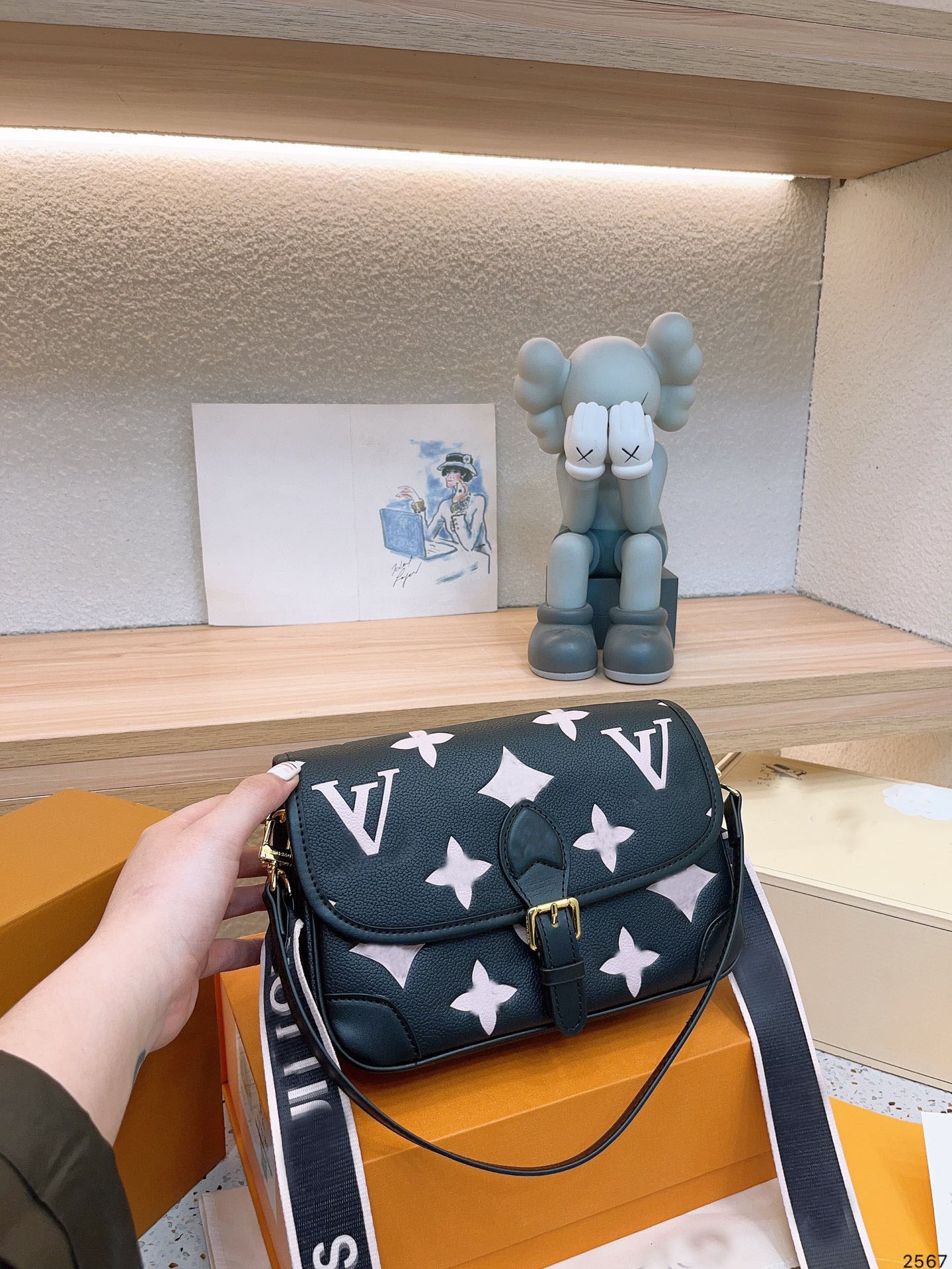 

Genuine leather designer bag fashion printing Flipping method stick bag Pillow bag 2023 New style shoulder bag clutch handbag luxury messenger crossbody package, Black yahua