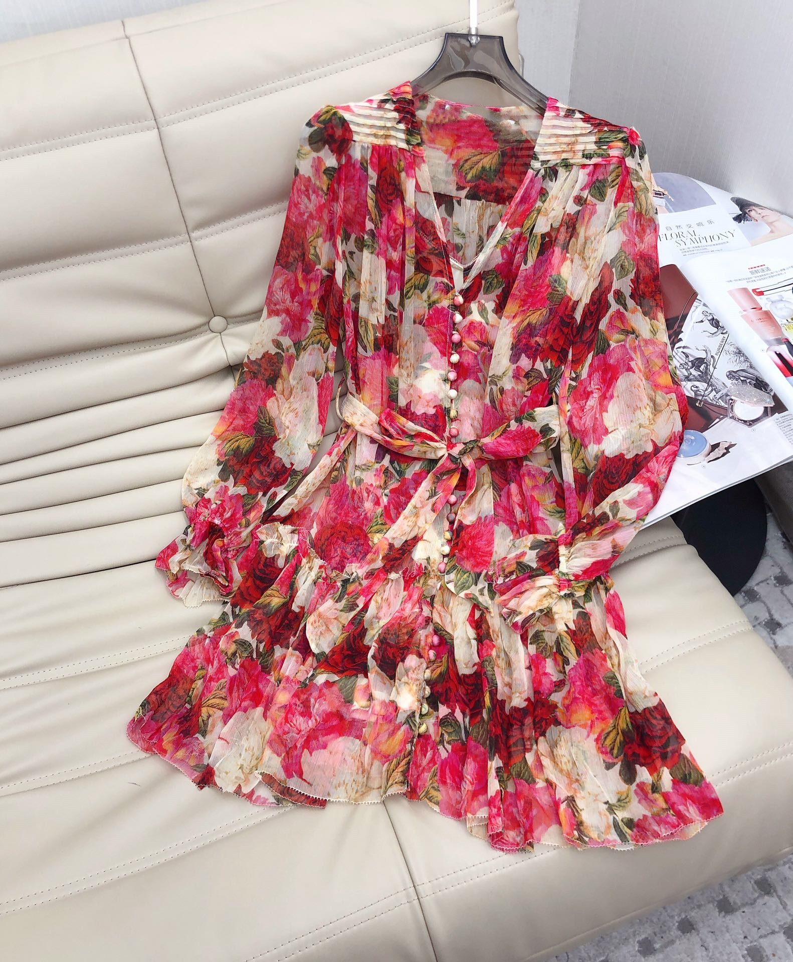 

Runway Dresses 2023 Summer New V-Neck Lace up Bow Tie Waist Dress, Multi