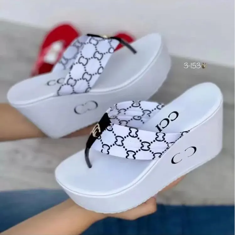 

2023 Designer Sandals Flat Slippers with Summer Outdoor Floor Slide Wedge Sandals Lady Letters Cowboy Classic Women Beach Shoes 36-43, Red