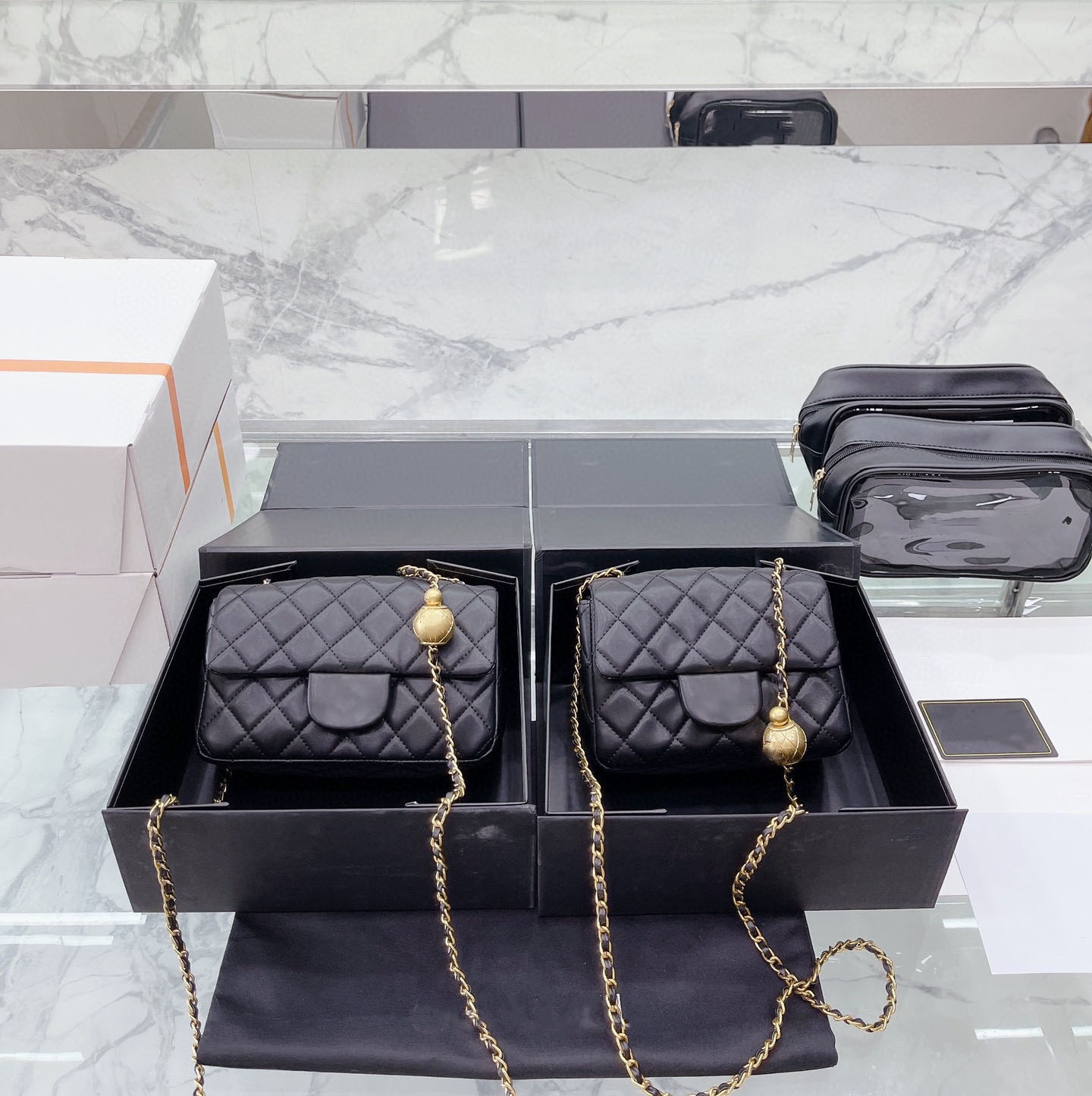 

Summer fashion shoulder bag female designer metal chain crossbody bag Luxury noble handbag adjustable gold ball accessory bag, White