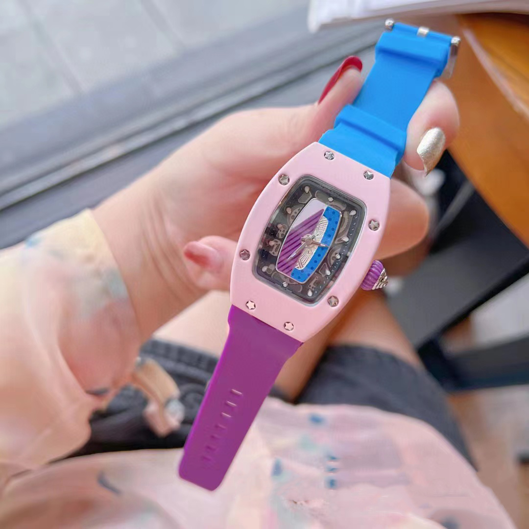 

2023 New Luxury Women's Watch Fashion Classic Silicone Band Quartz Battery, Color 3