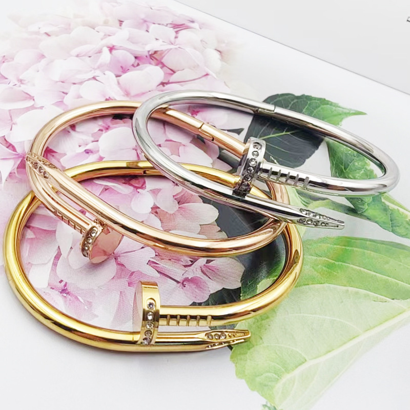 

Cuff bracelet designer for woman Nail Bracelet jewelry fashion carti bracelet gold bracelet Design Bracelet Diamond Bracelets homme Birthday Party Gift Bracelet
