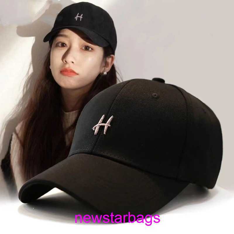 

Original edition Designer Hermsie Hat for sale Spring and Autumn New High Quality Letter Embroidered Cotton baseball cap Women Korean Fashion Simple Versatile S, H logo baseball cap - black