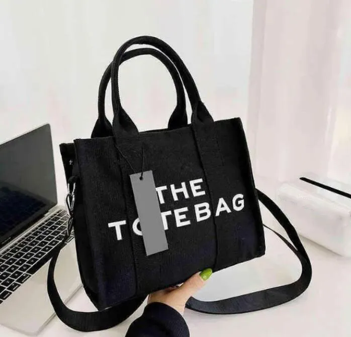 

2022 Marc The Tote Bag Famous Designer Cool Practical Large Capacity Shoulder Handbag Women Great Coin Purse Crossbody Casual Square Canvas Wallet M0011