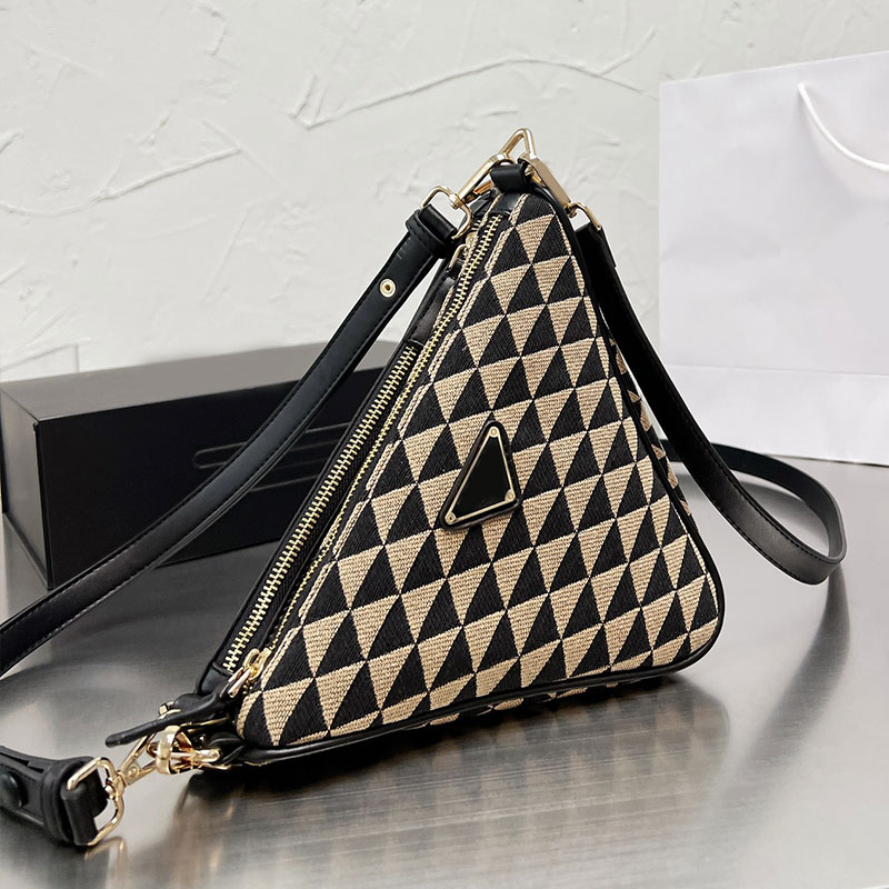 

Triangle Designer Shoulder Bags Women Textile Chain Symbole Handbags Fashion Hardware Letters Mini Bag Removable Chain Shoulders Belt Two Purses, Red