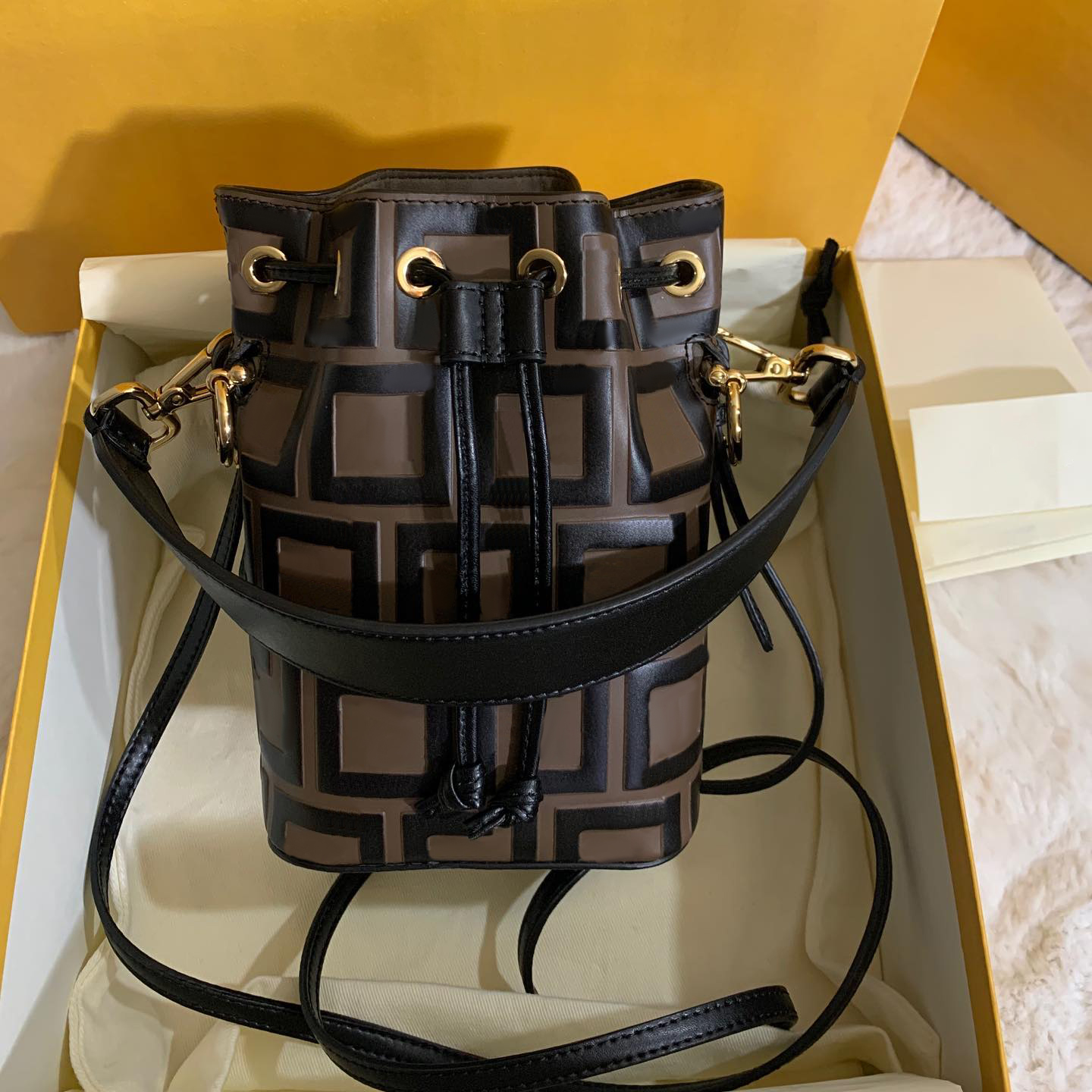 

Top quality Ladies Genuine Leather Designers bag drawstring pochette mens fend ROMA the tote bag Luxury crossbody bags Womens handbags shoulder Clutch bucket bags, Black