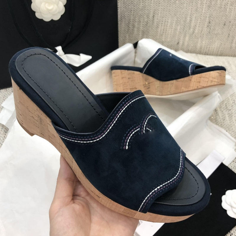 

23ss Sheepskin Womens Slippers Wedge Platform Heels Sandals Slip On Slides Slignbacks Dress Shoes Ladies Quilted Texture Muels Girls Flip Flops Outdoor Beach Shoe, Shoes box