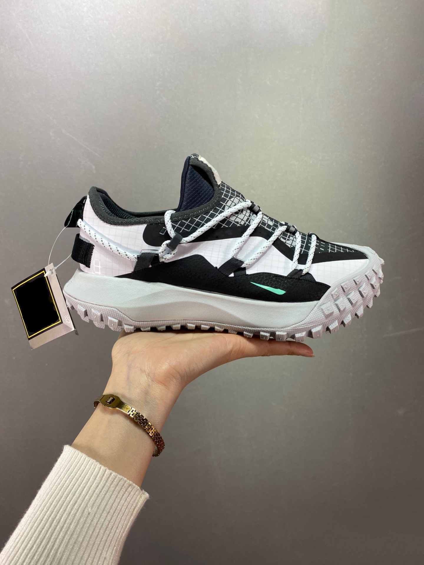 

Lightweight breathable running shoes Comfortable soft sole shock absorbing sneakers designer non-slip casual shoes, Black