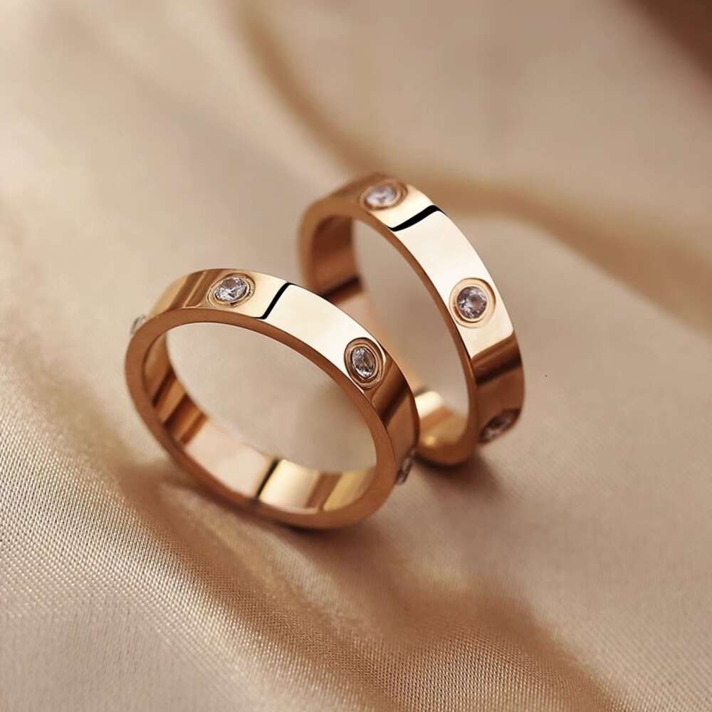 Hot Selling Koreaanse versie van dezelfde One Nail Full Titanium Steel Ring, Niche Design, Light Luxury Water Diamond Plain Ring Couple