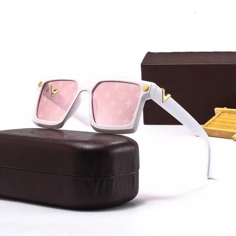 

Fashionable Large Frame Letter Printing Sunglasses for Female Drivers Driving Street Photo Recessed Sunglasses