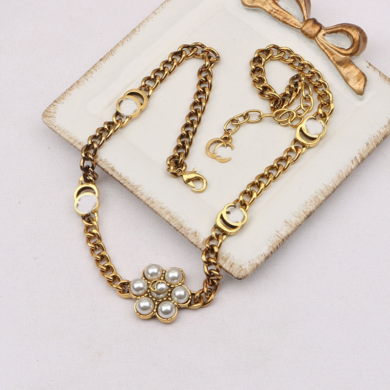 

Luxury Designer Double Letter Pendant Necklaces 18K Gold Plated Crysatl Pearl Rhinestone Sweater Necklace for Women Lady Wedding Party Jewerlry Accessories