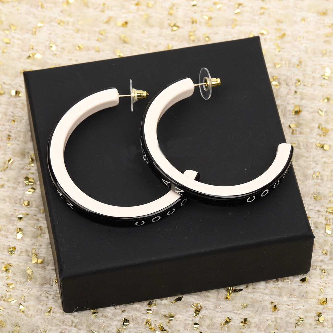 

2023 Luxury quality Charm large size round shape drop earring with black and white acrylic material have box stamp PS7855A