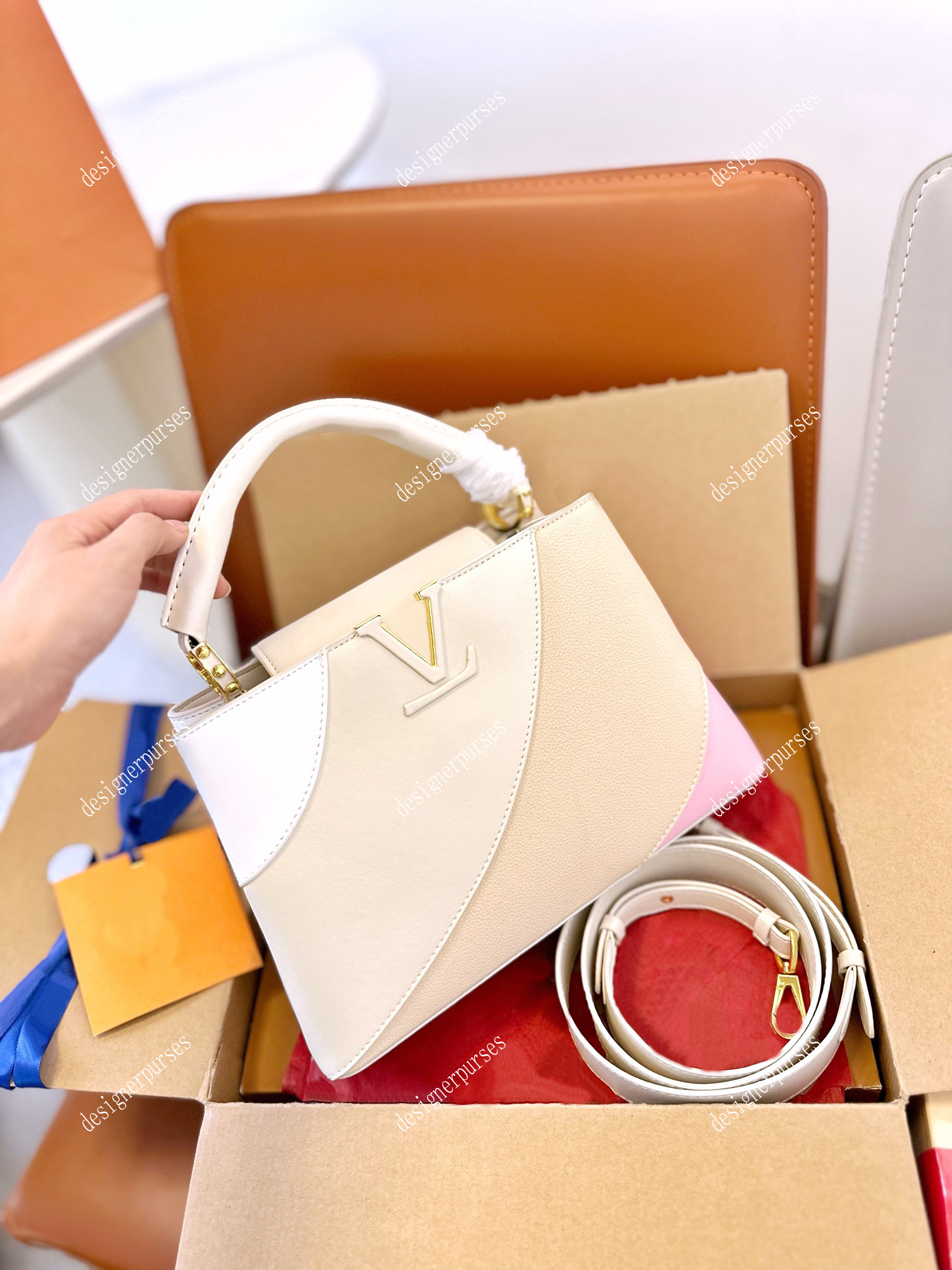 

TZ Capuchines Lady Bag Luxury Cowhide Golden Hardware Handbags Wide Strap Crossbody Bag Classic Flower Square Flap Handbag Women Shoulder Tote Bag Fashion Bags 27CM, Pink