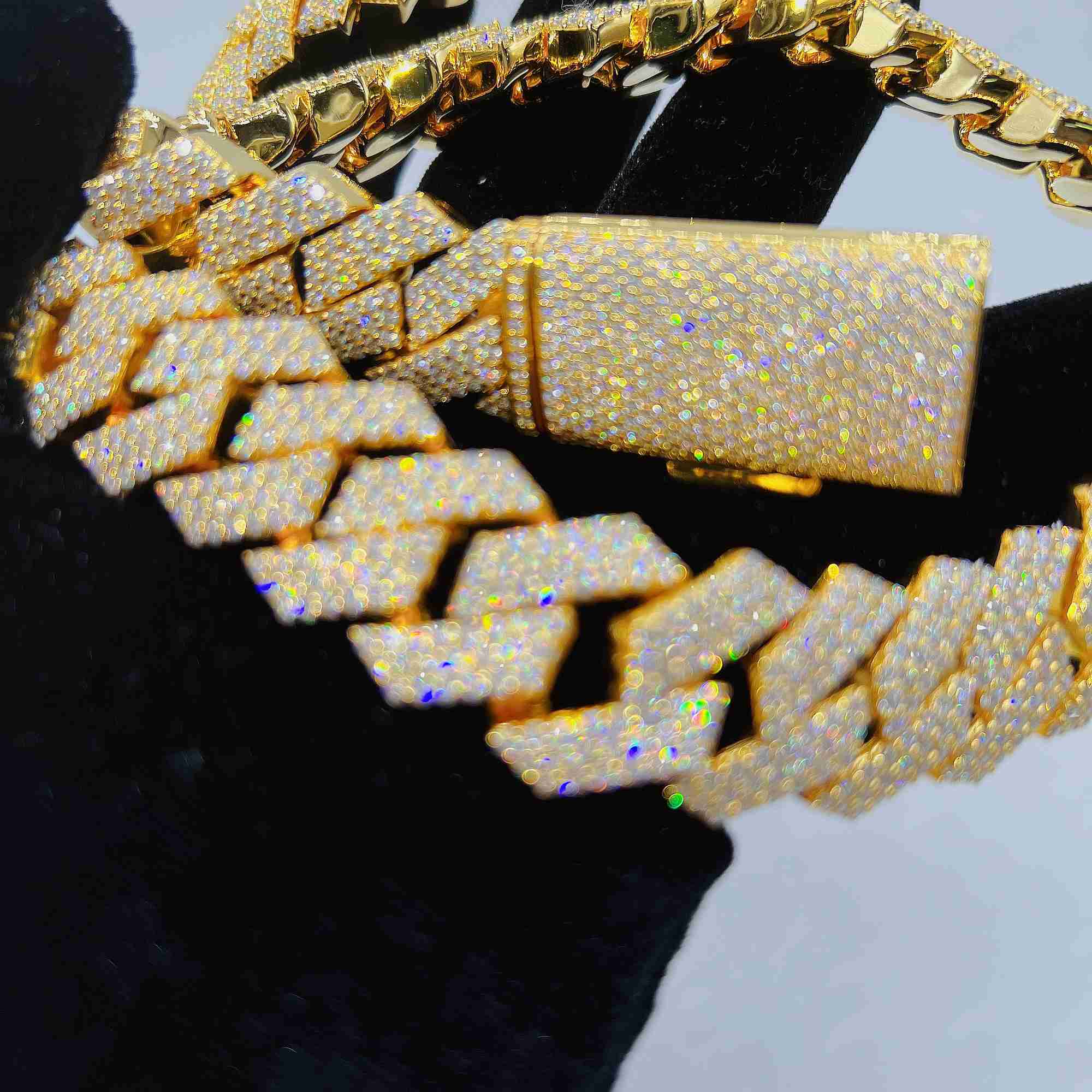 

Handmade Hip Hop Necklace 20MM Width Fashion S925 Sterling Silver VVS Moissanite Diamond Cuban Link Chain