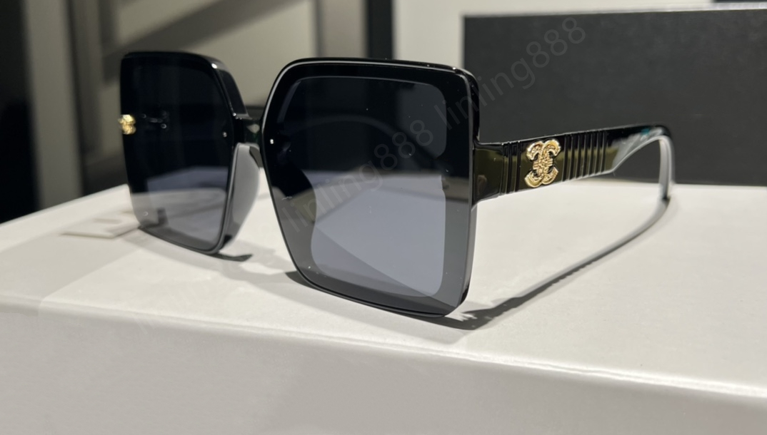 

Designer Sunglasses For Women Men Fashion Style Square Frame Summer Polarized Sun Glasses Classic Retro 7 Colors Optional With Box