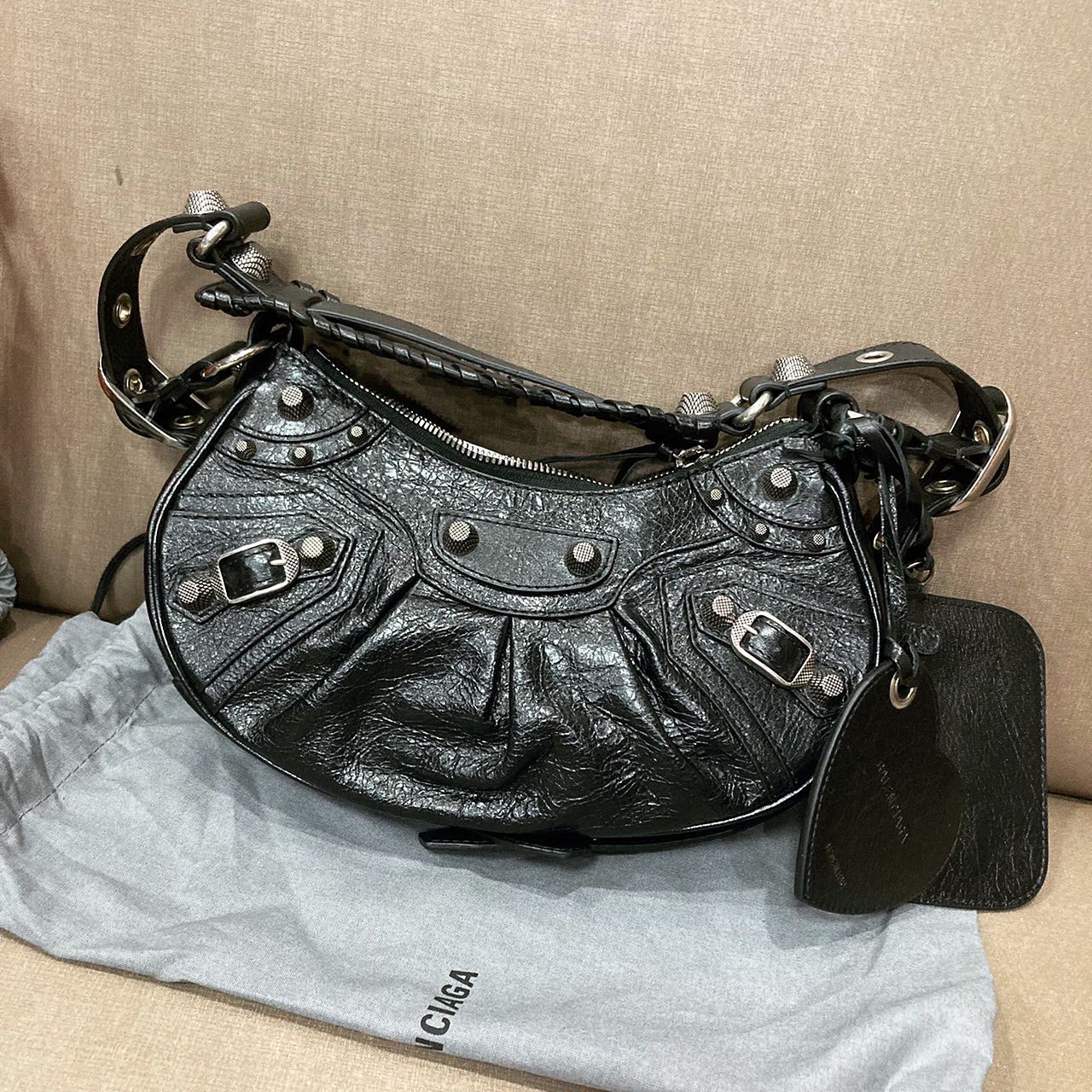 

Luxury designer le cagole motorcycle bag Fashion womens men underarm tote half moon bag pochette leather purse and handbag crocodile CrossBody clutch shoulder bags, White