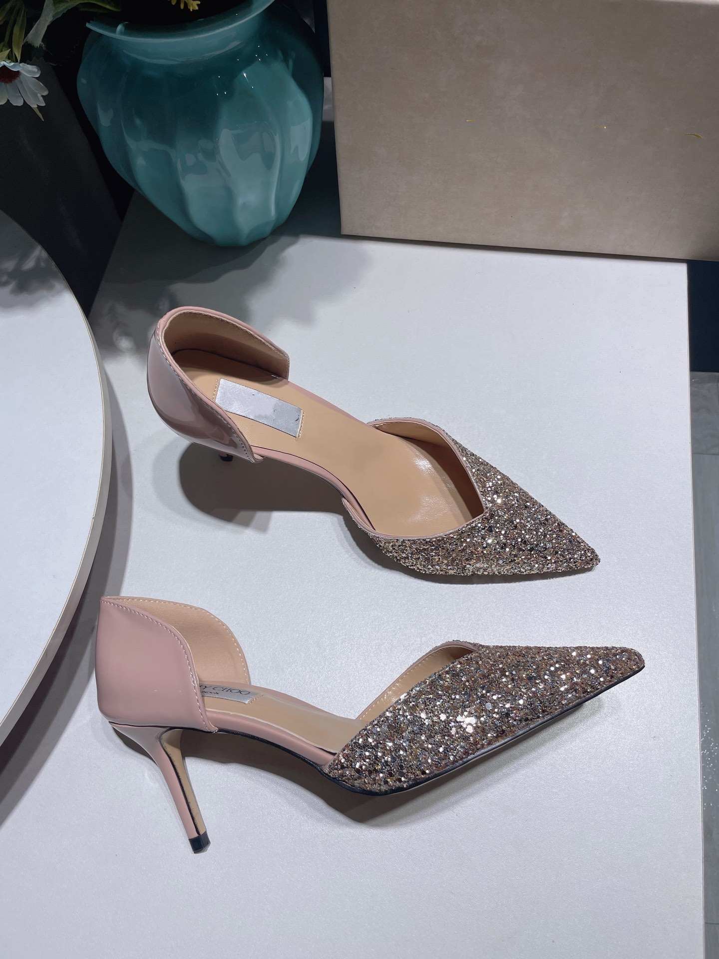 

2023 Summer New Sandals Luxury Designer Women's Fashion Versatile Sequin Hollow Dress Shoes Minimalist Banquet Party Wedding, Brown