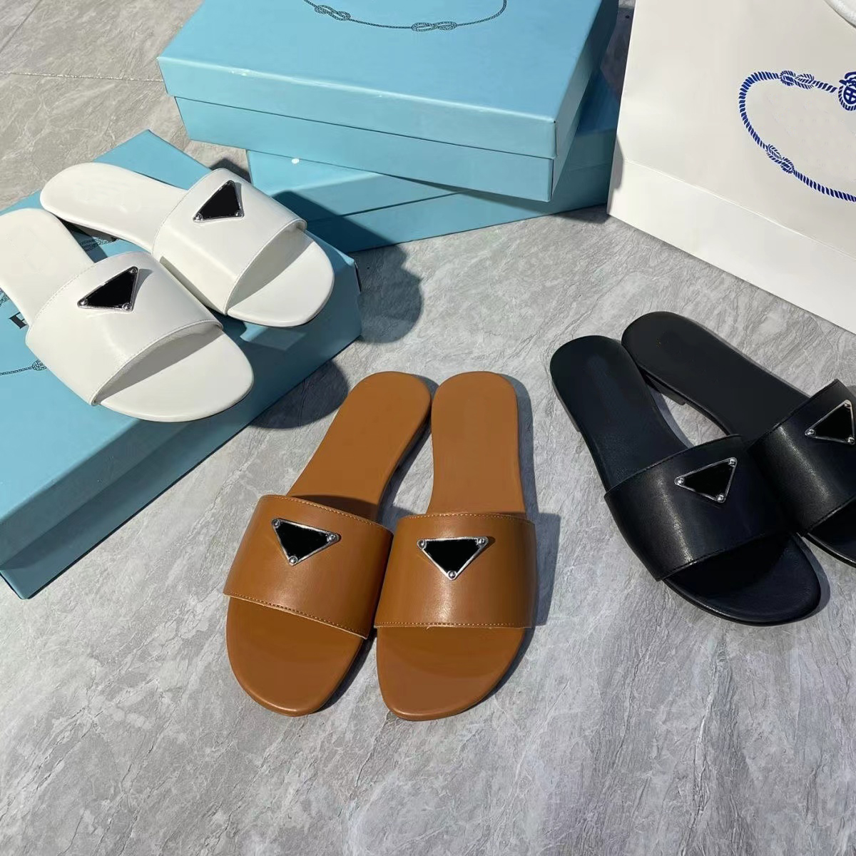 

Beach shoes 2023 Fashion Women Sandals prad slides Sexy real leather brand low heel shiny sandal Ladies Dress shoe platform house slipper sandal slippers