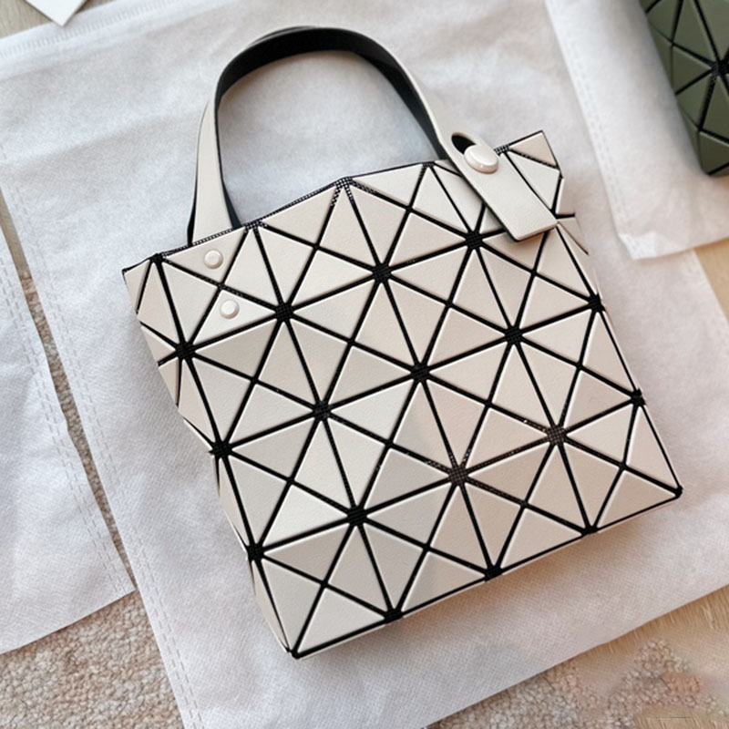 

Designer White Classic Mini Tote Bag Black Small Square Bag Portable Cross Body Adjustable Silver Chain 16CM, White-16cm