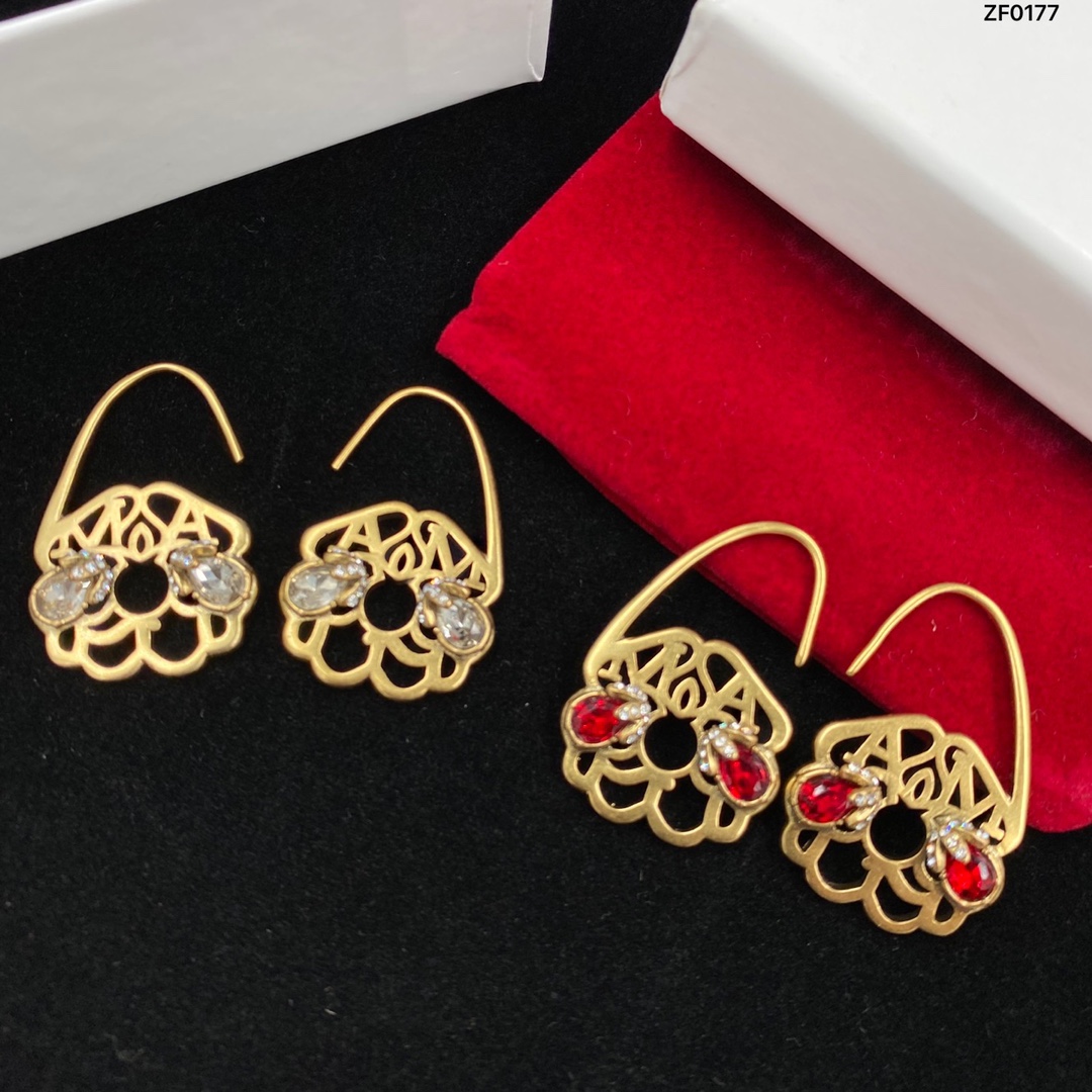 

Designer Earrings For Women Fashion Classic Charm Love Stud Earring With Diamond Luxury Party Wedding Valentine's Day Gifts