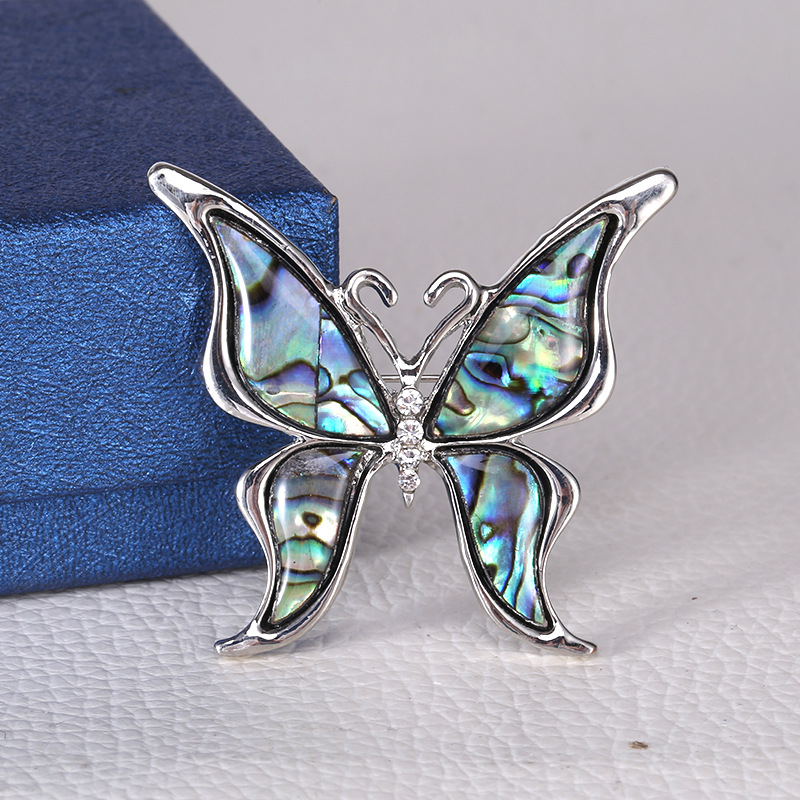 

Fashion Creative Natural Abalone Shell Butterfly Brooch Insect Series Pin Feather Cat Dragonfly Animal Brooches for Women Luxury