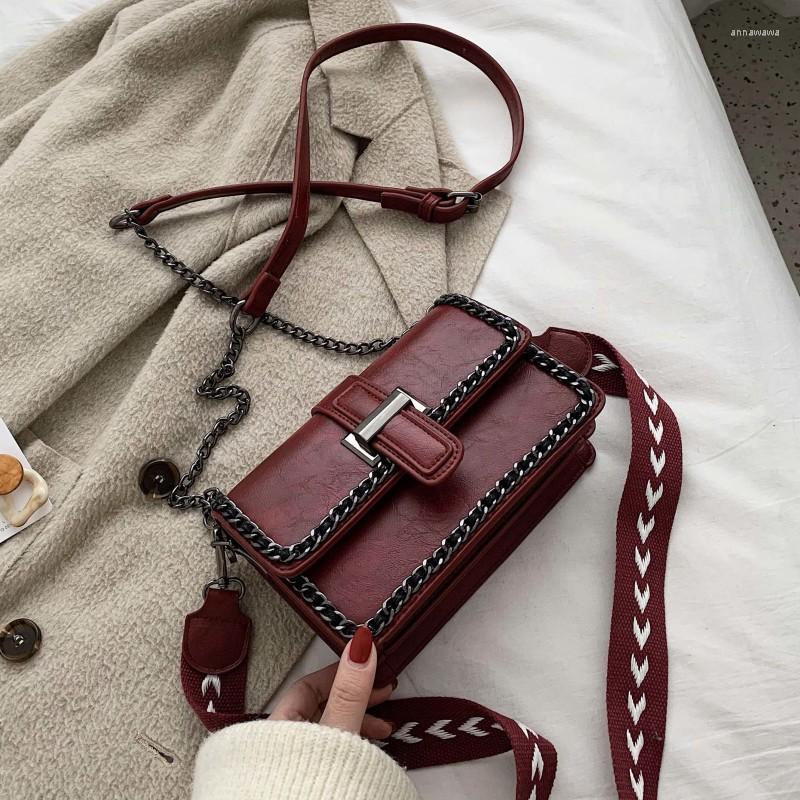 

Shopping Bags 2023 Vintage Tide Hong Kong Wind Shoulder Crossbody Bag Niche Texture Wide Strap Chain Small Square, Beige