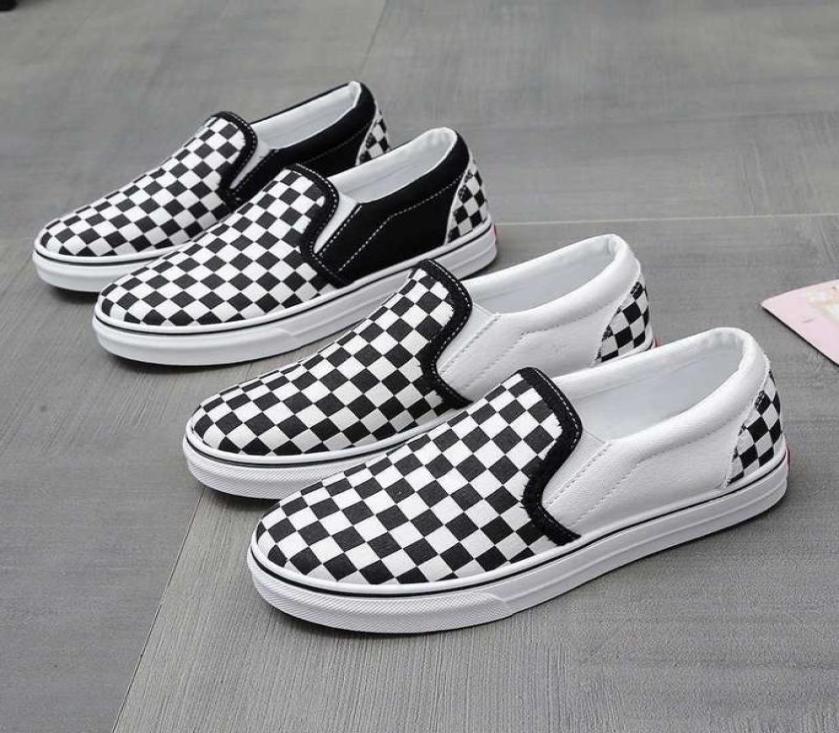 

New Spring Women Slip on Flat Canvas Shoes Checkered Vulcanize Shoes Black White Plaid Female Casual Loafers Ladies Lazy Sneaker Y8560494